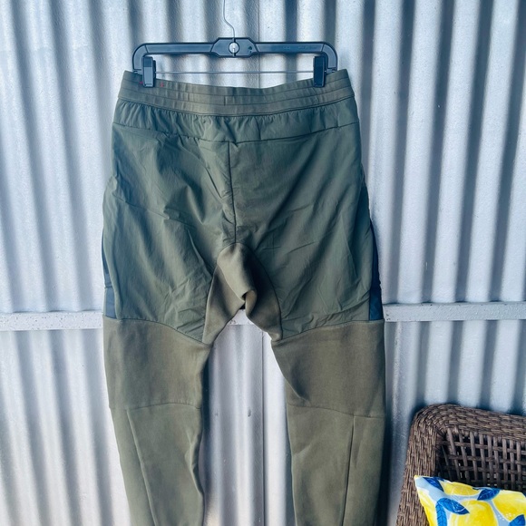 2 tone Nike Tech olive joggers (L) - Picture 8 of 8